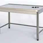 Radni sto sa otvorom za otpatke